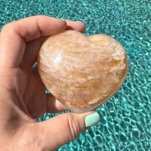 Golden healer heart - 12.1 oz, 3.5x3x1.5"
